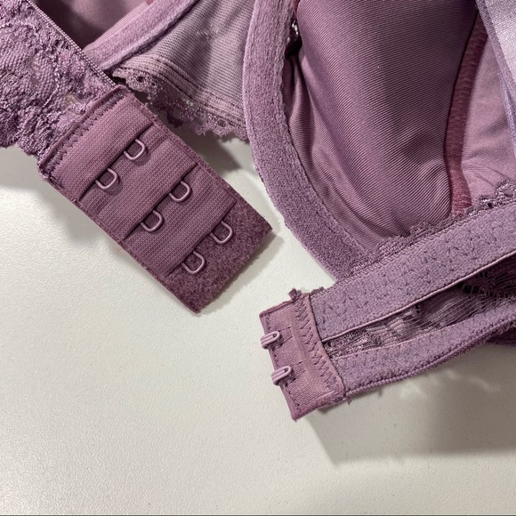 Vintage VS Unlined Purple Lace Bra - Picture 11 of 16